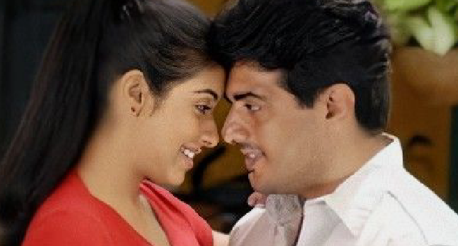 ” എന്താ കണ്ണേട്ടാ ഫോണിൽ ? ഞാൻ കുളിക്കാൻ പോകുന്നതിനു മുന്നേ ഏട്ടൻ ചിരിക്കാൻ തുടങ്ങിയതാണല്ലോ.. എന്നതാ കാര്യം..? “