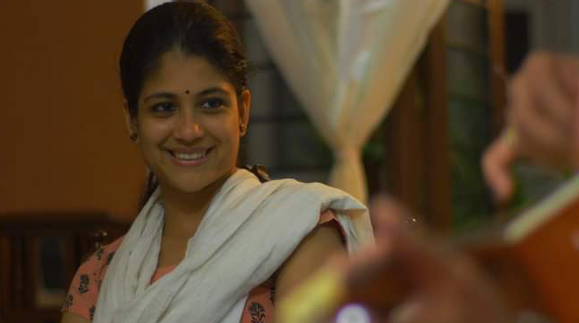 നമ്മുടെ പുതിയ അയൽക്കാരി ജാനകിയെ ചേട്ടൻ കണ്ടില്ലേ . അവളെന്ത് മിടുക്കിയാണെന്നാ എല്ലാവരും പറയുന്നത് .