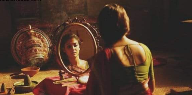 മോൾ കരയോന്നും, വേണ്ട…. മോൾടെ സമ്മതം ഇല്ലാതെ അച്ചായൻ ഒന്നും ചെയ്യില്ല……..ഒന്നും ” എന്നും പറഞ്ഞു ഞാൻ അവളുടെ മാറിടത്തിലെക്ക് ഒന്ന് തുറിച്ചു നോക്കി….