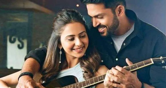 നിങ്ങളിത് വരെ പോയില്ലേ ” ഹോട്ടലിന് മുന്നിൽ പരിഭ്രാന്തിയോടെ നിൽക്കുന്ന ഫർസാനയോടും നസീമയോടുമായി ഹരി ചോദിച്ചു..