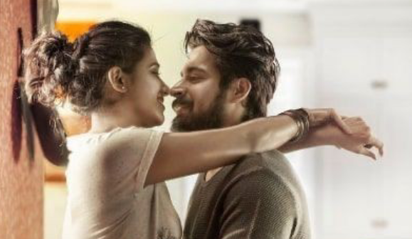 ആഡംബര ഹോട്ടലിലെ ശീതികരിച്ച റൂമിൽ ആനന്ദിന്റെ ഇട നെഞ്ചിൽ തളർന്നുറങ്ങുകയായിരുന്നു അനുപമ