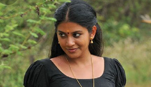 അനിയത്തിയുടെ കുഞ്ഞിന്റെ ചിരികളിൽ മുഴുകി നിൽക്കുമ്പോഴാണ് എന്റെ മാറിടങ്ങളിൽ മുലപ്പാൽ നിറഞ്ഞു വിങ്ങുന്നതു പോലെയെനിക്ക് അനുഭവപ്പെട്ടത്…..