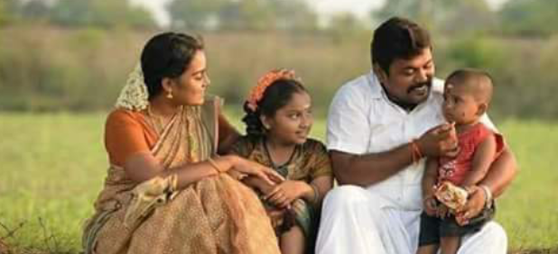 ഇരുപതാം വയസ്സിൽ വിവാഹിതയായ എനിക്ക് രണ്ടു മക്കളാണ്. ഒരാണും പെണ്ണും.രണ്ടുമക്കളും വിവാഹിതരായി അവരുടെ കുടുംബം നോക്കുന്നു.അമ്മ പലപ്പോഴും അവർക്കൊരു ബാധ്യതയാണെന്ന് മനസ്സിലാക്കുവാൻ ഞാൻ വളരെയേറെ വൈകിപ്പോയിരുന്നു….