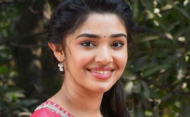 കിട്ടിയ വസ്ത്രങ്ങൾ എല്ലാം ഒരു ബാഗിലാക്കി അടുക്കള വാതിൽ തുറന്നു ഇരുട്ടിന്റെ ഓരം പറ്റി കാത്തു നിന്ന രാജീവന്റെ കയ്യിൽ പിടിച്ചു നടക്കുമ്പോൾ അനിതയ്ക്ക് തെല്ലും കുറ്റബോധമോ പേടിയോ തോന്നിയില്ല….