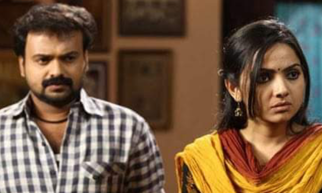 അപ്പൊ ഉണ്ണിയേട്ടൻ പോകാൻ തന്നെ തീരുമാനിച്ചൂലേ….?അമ്മുവിന്റെ സ്വരം വിറച്ചു.അതെ, എനിക്കുവേണ്ടി കാത്തിരുന്ന് നിന്റെ ജീവിതം കൂടി തുലക്കണ്ട.