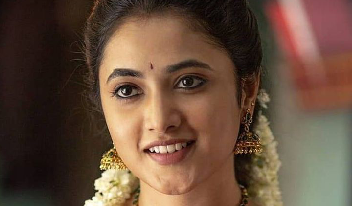 എന്നാ മോളേ ഇന്ന് തന്നെ അഡ്മിറ്റ് ആയിക്കോ”.