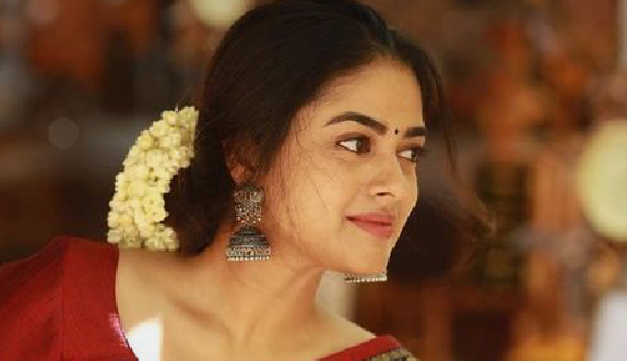 “ടാ..അനൂപേ നീയറിഞ്ഞോ തെക്കേലെ സീതയുടെ മോള് വിഷം കഴിച്ചു മരിച്ചെന്ന് .”