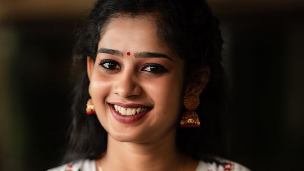 സിദ്ധാർത്ഥിന്റെ നോട്ടം പത്തു വയസുകാരിയായ സ്വന്തം മകളിലെത്തുമെന്ന് ഞാനെന്ന ഭാര്യ ഓർത്തില്ലെങ്കിലും…