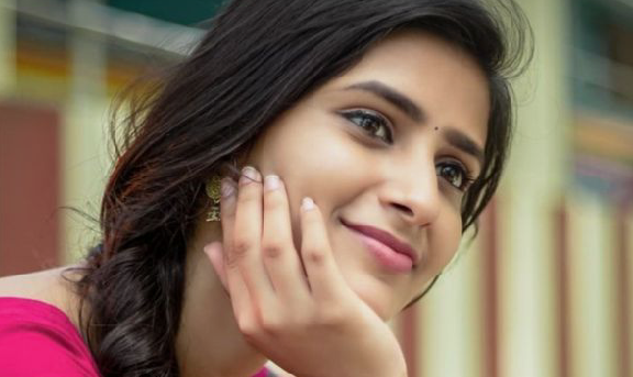 തയ്യൽക്ലാസിൽ എന്നും നേരം വൈകി വന്നാലും ഏറ്റവും ആദ്യം എല്ലാം ഭംഗിയായി തയ്ക്കാൻ