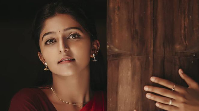 ഒരാഴ്ചയ്ക്ക് ശേഷമുള്ള രാത്രിയിൽ തന്റെ വയറിലൂടെ ഇഴഞ്ഞു വന്ന ആ കൈകൾ തട്ടി മാറ്റി “തൊട്ടു പോകരുതെന്നെ” എന്ന് അലറുമ്പോൾ എന്റെ ഉളളിലെ…