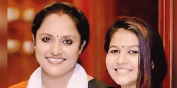 എന്റെ വീട്ടിൽ സമ്മതിക്കുമെന്നു തോന്നുന്നില്ല അമ്മേ..വീട്ടുക്കാരെ ചതിച്ച് ജിതിന്റെ കൂടെ ഇറങ്ങി വരാനും എനിക്കു മനസ്സനുവധിക്കുന്നില്ല..”