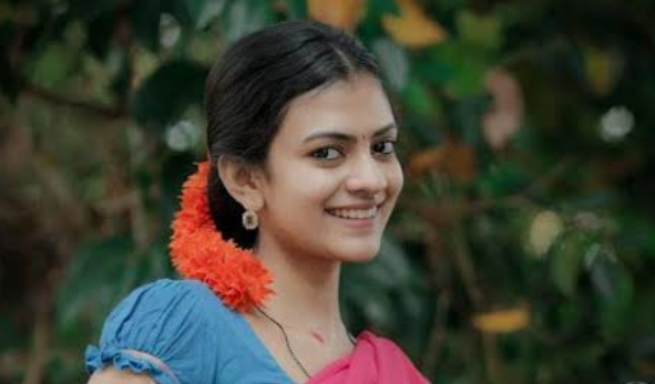 എടീ..നിന്റെടുത്ത് പലതവണ പറഞ്ഞിട്ടുണ്ട് ഇയാളോട് അടുക്കാൻ നോക്കെണ്ടെന്ന്…..