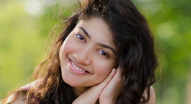 അഞ്ച് വർഷത്തെ ദാമ്പത്യ ജീവിതം ഒരു തുണ്ട് കടലാസ്സിൽ ഒപ്പിട്ട് അവസാനിപ്പിക്കുമ്പോൾ മനസ്സ് നിറയെ ഒരു തണുപ്പായിരുന്നു.