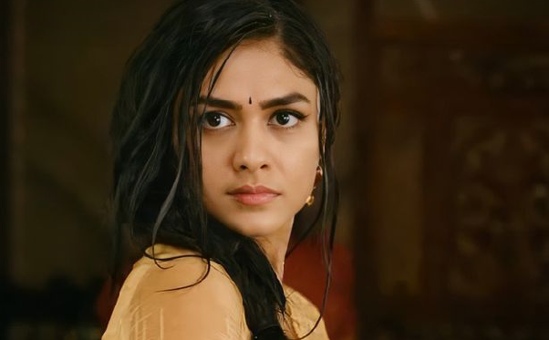 അങ്ങനെ അവിശ്വസിക്കേണ്ട കാര്യവും ഇല്ല. സ്വന്തം മക്കളല്ലേ? എന്നാലും ഉള്ളിൽ എവിടെയോ ഒരു കരട് വീണു. അറിയാതെ മഹേഷിനെ ശ്രദ്ധിച്ചു തുടങ്ങി.