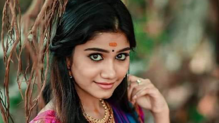 “നിത്യ…? ഇതെന്താ അയൺ ചെയ്തു വെക്കാത്തത്..? എന്ത് പറഞ്ഞാലും കേൾക്കില്ല ശവം..!”