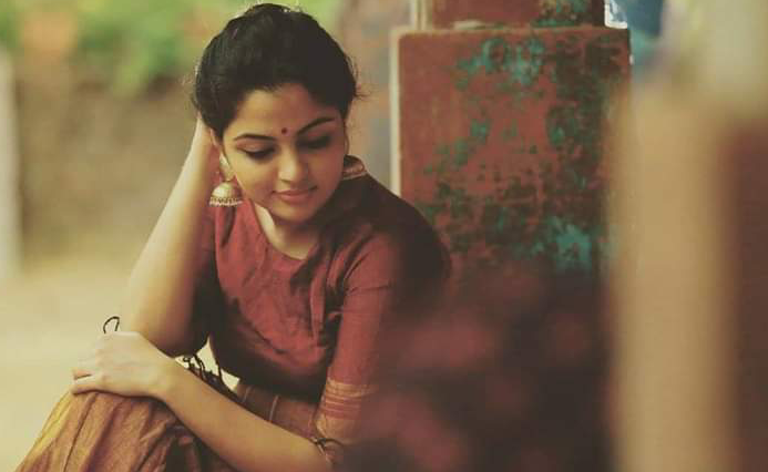 കൂട്ടുകാരന്റെ പെങ്ങളുടെ കല്യാണത്തിന് പോയപ്പോൾ ആണ് മിഥുൻ ആ കുട്ടിയെ കണ്ടത് ……