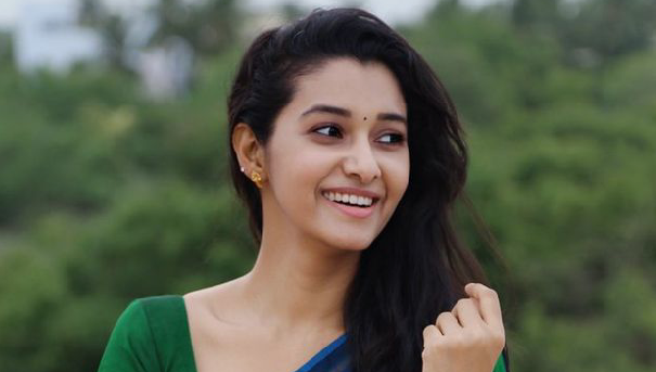 പതിനാറുകാരിയായ മകളുടെ വയറിലൊരു കുഞ്ഞ് വളരുന്നുണ്ടെന്ന് മനസ്സിലാക്കിയ ദേവകിയുടെ ദേഹം ആസകലം വിറച്ചു.