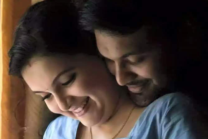 “നന്ദേട്ടാ, ആ ബലൂൺ എനിക്ക് വാങ്ങി താ ഏട്ടാ”