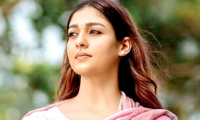 അവളുടെ ന ഗ്‌ന മായ ശരീരത്തിൽ നിന്നും ഒലിച്ചു  വീണ ചുടു ചോരയുടെ ഗന്ധം  അയാളെ മത്തു  പിടിപ്പിച്ചിരുന്നിരുന്നു……