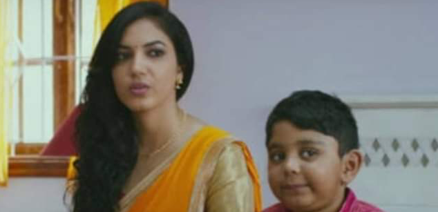 മീനു എന്ന മീനാക്ഷി കൈയിലിരിക്കുന്ന തന്റെ കുഞ്ഞിനെ നോക്കി. ആറ് മാസം പ്രായമേ ആയുള്ളൂ.