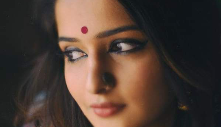 മീനുട്ടിയെ ഇന്ന് കാണാൻ ഒരു കൂട്ടർ വരുന്നുണ്ട് കെട്ടോ ചേച്ചി…. നിങ്ങൾ ഇത്രടം വരെ ഒന്ന് ഇറങ്ങുമോ..