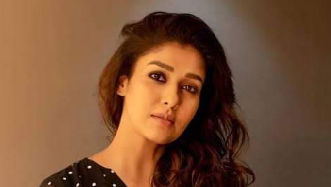 പുറമേ നോക്കുന്നവർക്ക് എൻ്റെ ജീവിതം സ്വർഗ്ഗതുല്യമായിരുന്നു നാട്ടിലെ അറിയപ്പെടുന്ന തറവാട്ടിലെ ഏക സന്താനമായിരുന്നു