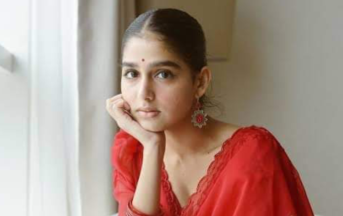 ചില സമയ൦ ദൈവം അങനെയാണ്   ഒരുപാട് കഷ്ടപാടുകൾക്കൊടുവിൽ ആഗ്രഹിച്ചതിനെക്കാൾ വലുത് നമ്മുക്ക് ആയ് കരുതി വച്ചിട്ടുണ്ടാകാം