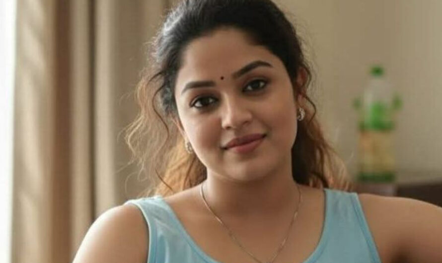 കണ്ണു കണ്ടൂടെടി നിനക്ക?.. ആരെയോർത്താടി നീ നടക്കുന്നത്…”അയാൾ അവളുടെ മുടിയിൽ കുത്തിപ്പിടിച്ചു